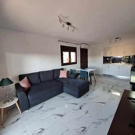 Apartman House Zefi