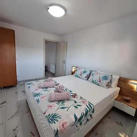 House Zefi Apartman *